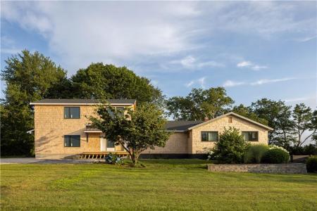 16 Sachuest Drive, Middletown, Rhode Island 02842