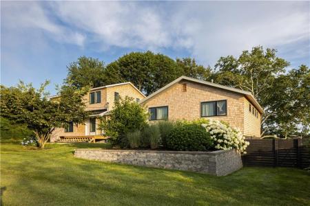 16 Sachuest Drive, Middletown, Rhode Island 02842