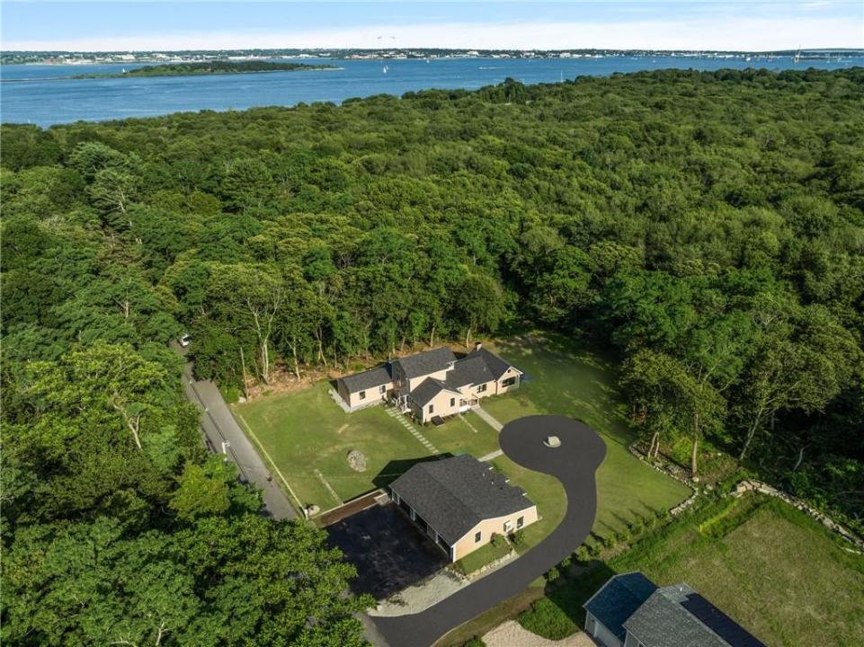 91 Carr Lane, Jamestown, Rhode Island 02835