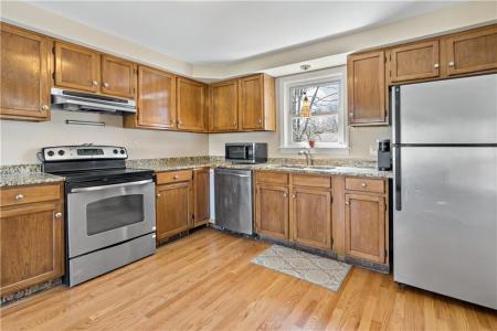 5 St Theresa Avenue, Bristol, Rhode Island 02809