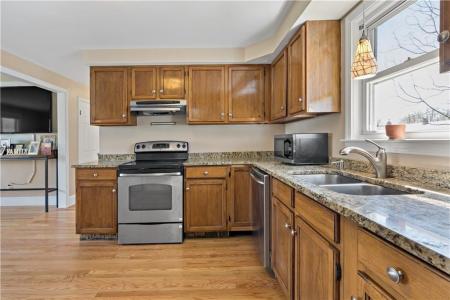 5 St Theresa Avenue, Bristol, Rhode Island 02809