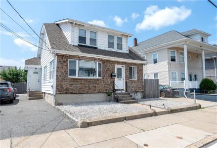 1352 Newport Avenue, Pawtucket, RI 02861, USA
