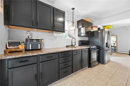 1352 Newport Avenue, Pawtucket, Rhode Island 02861, USA