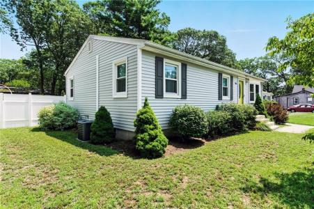 170 Reynolds Avenue, Warwick, Rhode Island 02889