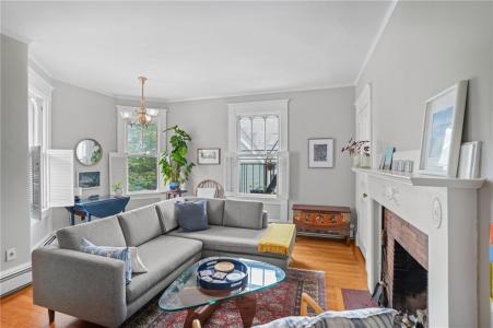 303 Angell Street 3, Providence, RI 02906, USA