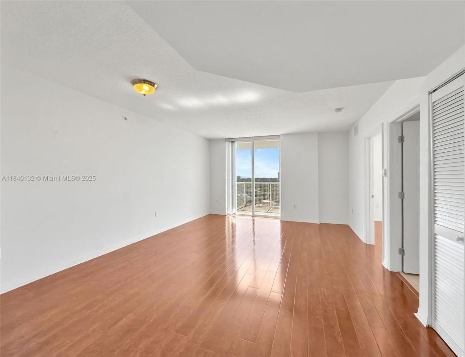 900 SW 8th St 1510, Miami, Florida 33130