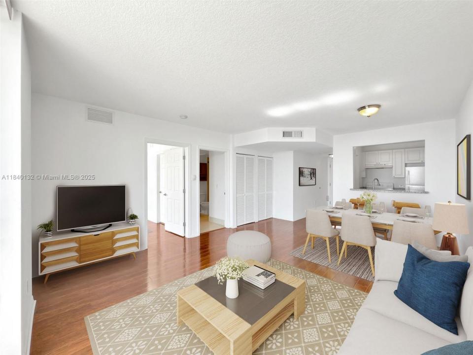 900 SW 8th St 1510, Miami, Florida 33130