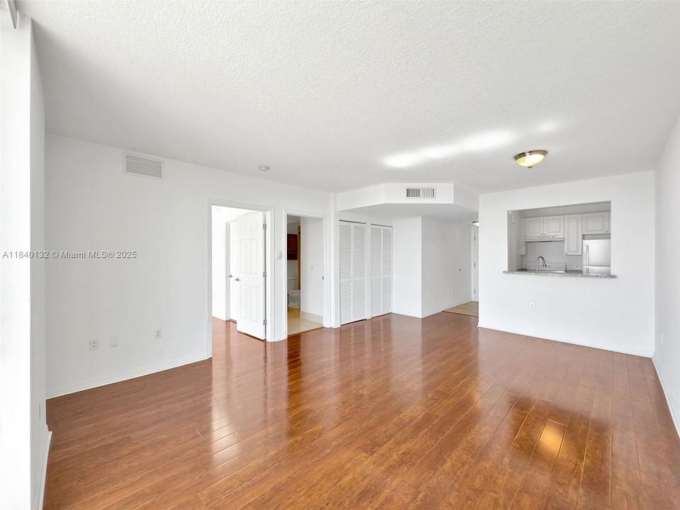 900 SW 8th St 1510, Miami, Florida 33130