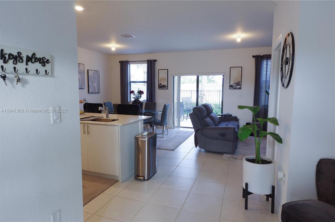 20441 NW 4th Ct, Miami Gardens, Florida 33169, USA