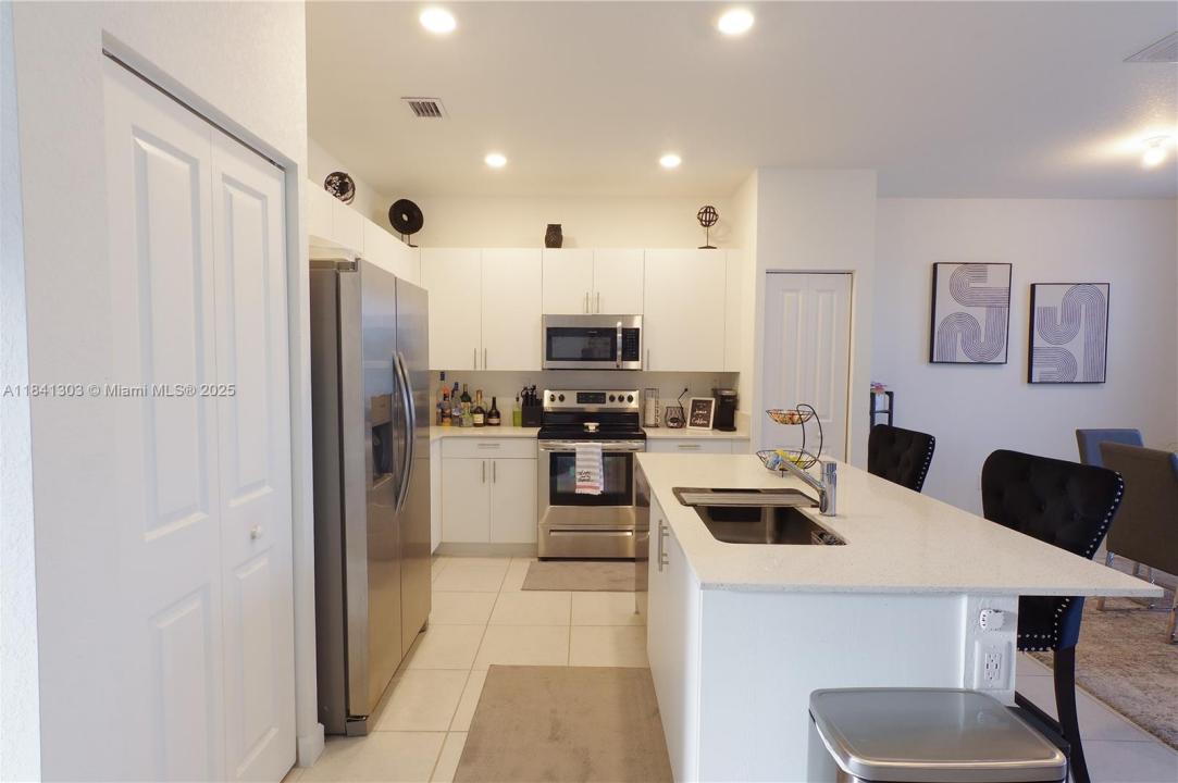 20441 NW 4th Ct, Miami Gardens, Florida 33169, USA