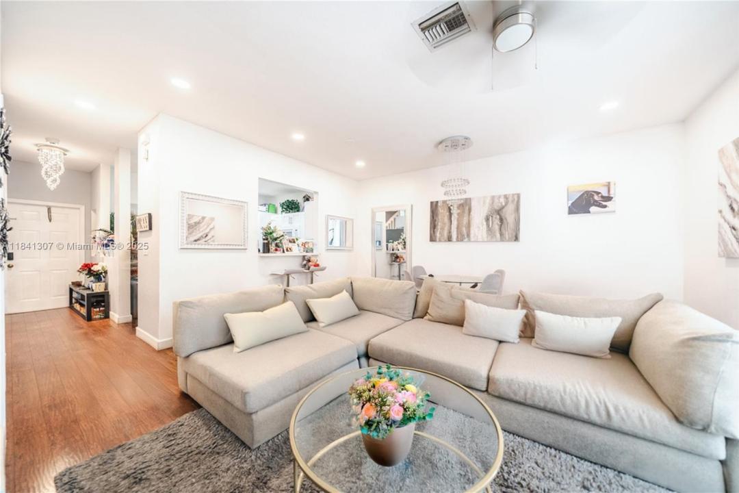 8972 NW 54th St, Sunrise, 佛罗里达州 33351, 美国