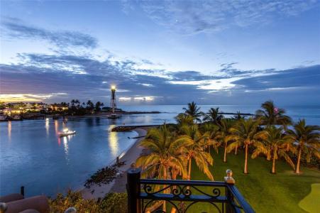 2306 Bay Dr, Pompano Beach, Floryda 33062, USA