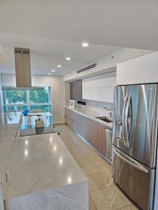 16500 Collins Ave 356, Sunny Isles Beach, Florida 33160