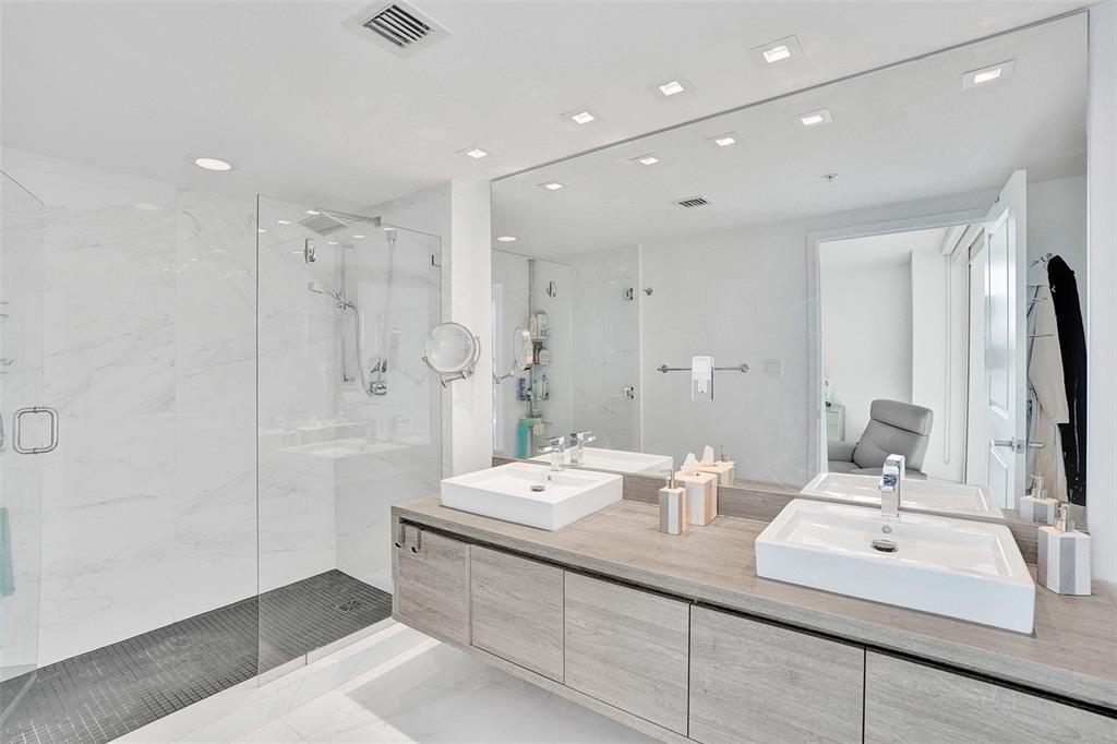 400 Sunny Isles Blvd 319, Sunny Isles Beach, Florida 33160, Estados Unidos
