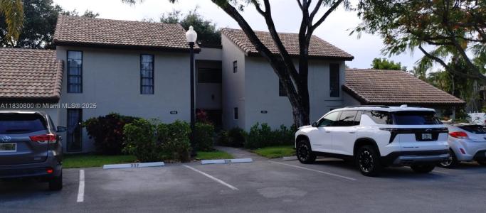 9719 N New River Canal Rd 308, Plantation, Florida 33324, USA