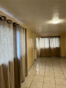 6570 W 5th Pl 1, Hialeah, Florida 33012, USA