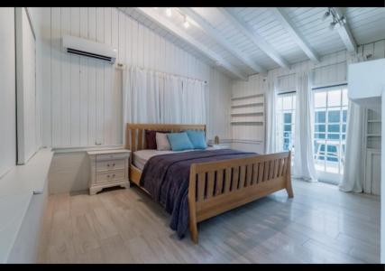 7260 SW 76th St, Royal Palm Manor, Miami, Florida 33143, USA