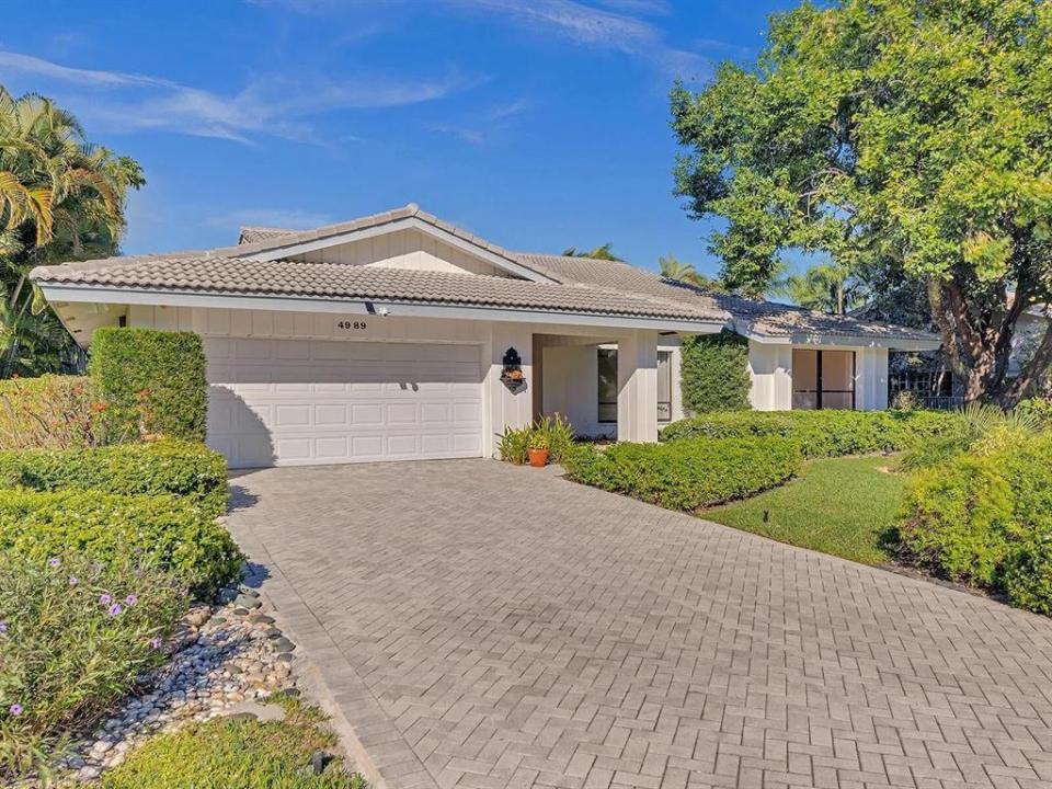 4989 Pineview Cir, Delray Beach, Florida 33445