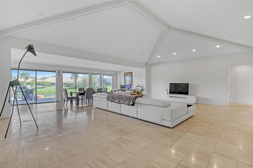 4989 Pineview Cir, Delray Beach, Florida 33445