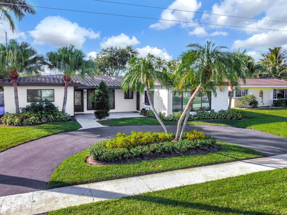 908 SE 16th Street, Deerfield Beach, Florida 33441
