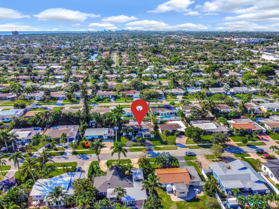908 SE 16th Street, Deerfield Beach, Florida 33441