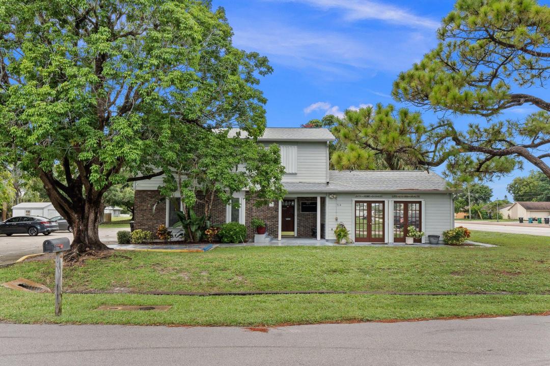 1514 SE Port St Lucie Boulevard, Port Saint Lucie, Florida 34952