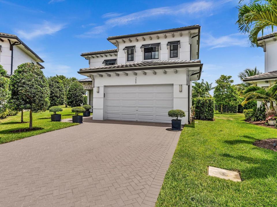 3029 Bellflower Circle, West Palm Beach, Florida 33401
