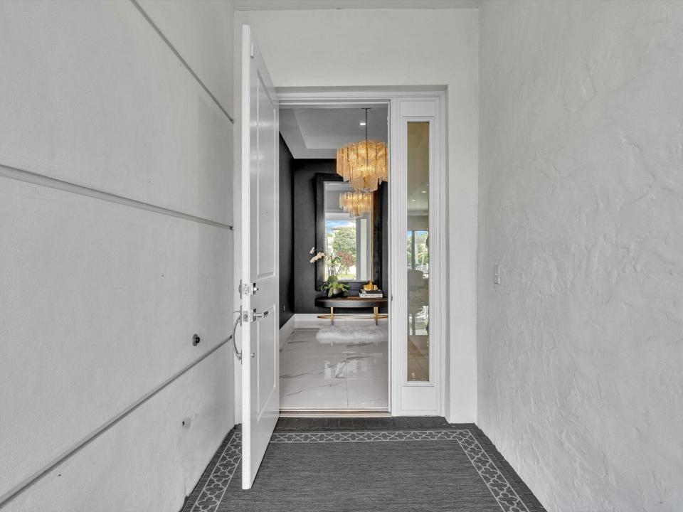 3029 Bellflower Circle, West Palm Beach, Florida 33401