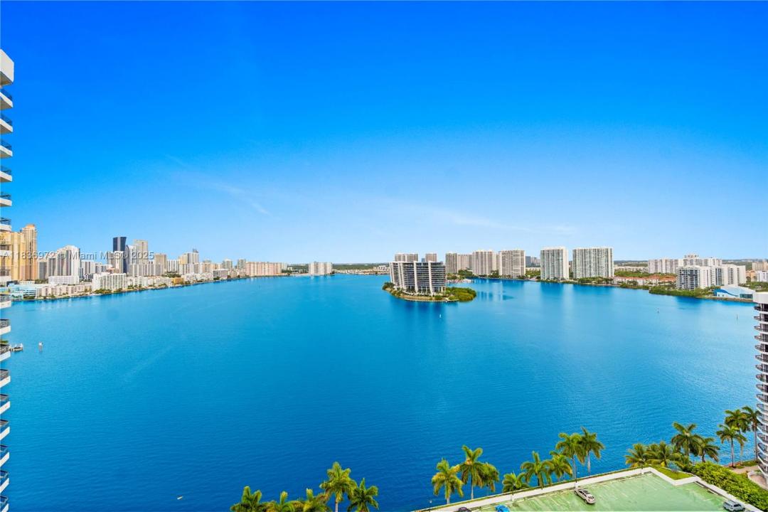 19101 NE 36th Ct 2405, Aventura, Florida 33180, USA