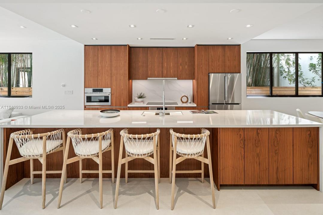 2984 Coconut Ave, Coconut Grove, Florida 33133, USA