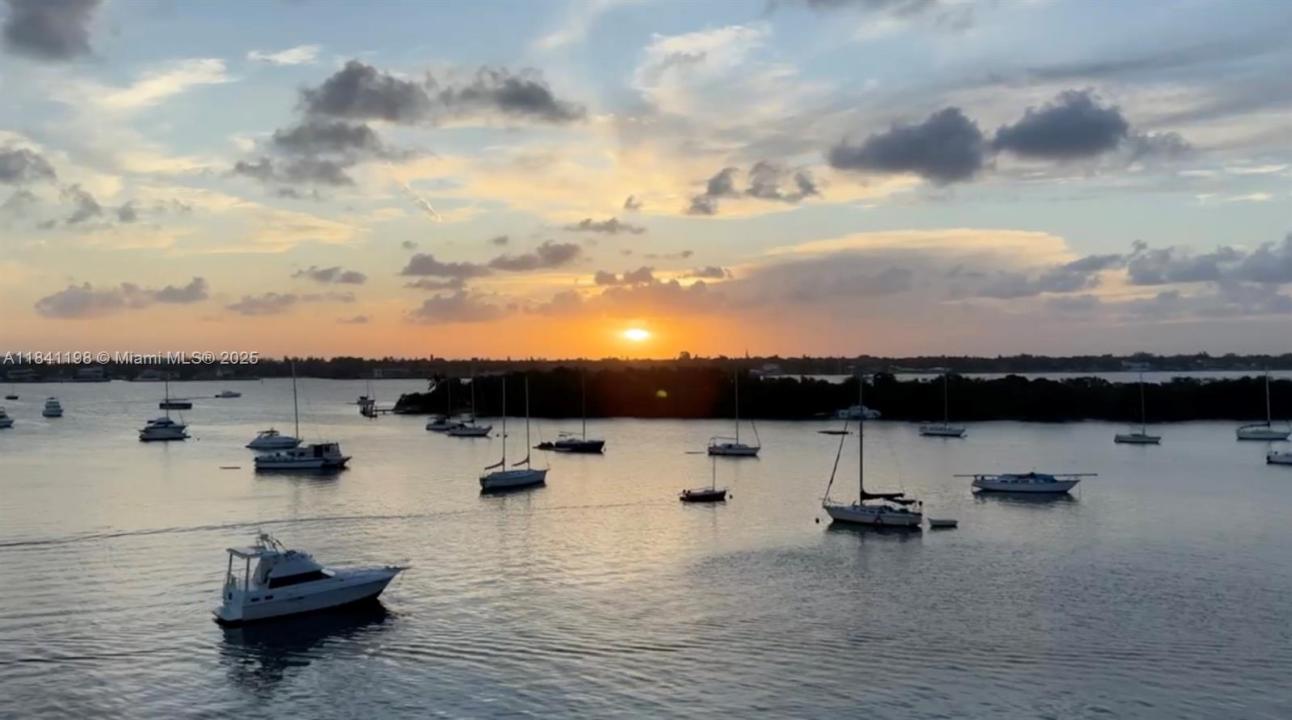 7928 West Dr 510, North Bay Village, 佛羅里達州 33141, 美國