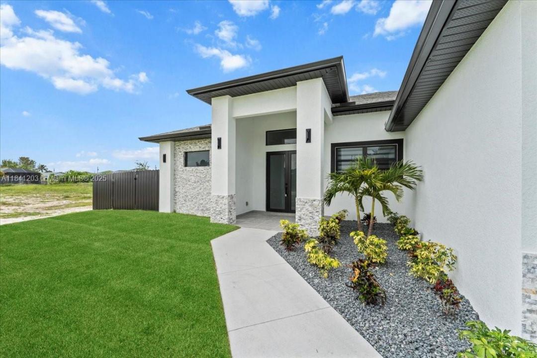 1425 SW 11TH CT, Cape Coral, Florida 33991