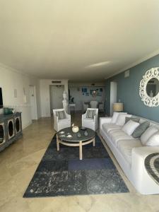 1121 Crandon Blvd E1205, Key Biscayne, Florida 33149, USA