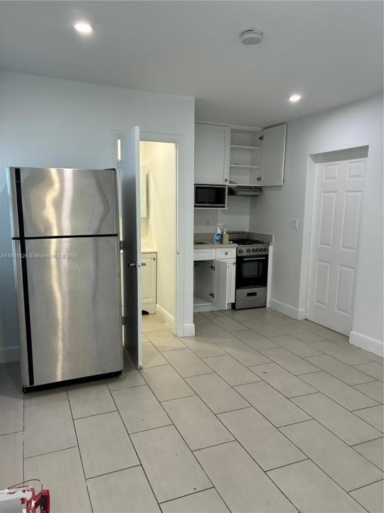 1774 SW 11th St 1, Miami, Florida 33135