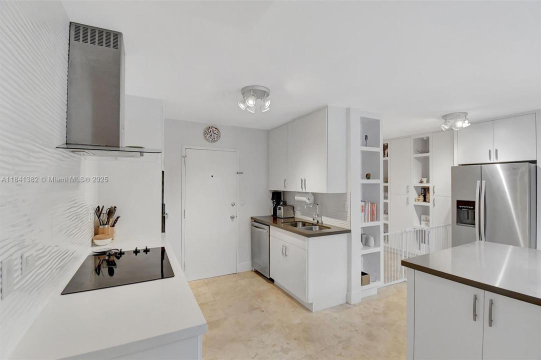 800 NE 195th St 212, Miami, Florida 33179, Stati Uniti