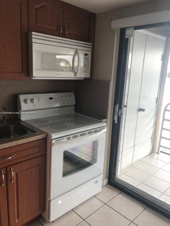 2730 W 60th St 66, Hialeah, 佛罗里达州 33016, 美国