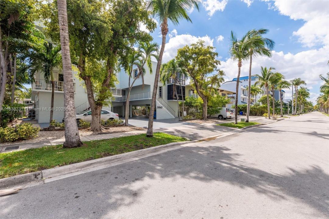 3862 NE 171st St B, North Miami Beach, Flórida 33160, Estados Unidos
