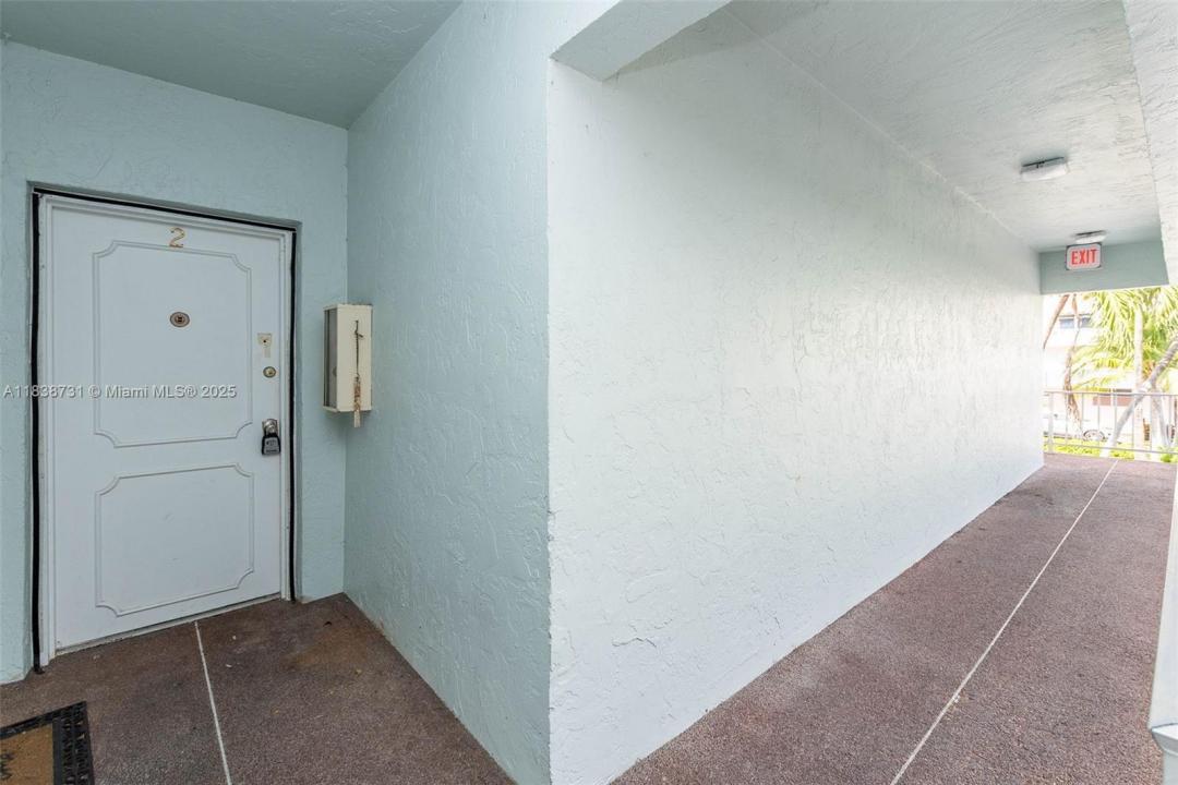 3862 NE 171st St B, North Miami Beach, Flórida 33160, Estados Unidos