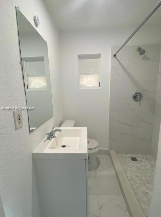1025 NW 7th Ave A-C, Fort Lauderdale, Flórida 33311, Estados Unidos