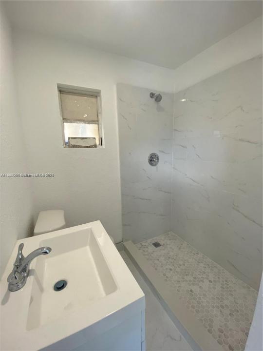 1025 NW 7th Ave A-C, Fort Lauderdale, Flórida 33311, Estados Unidos