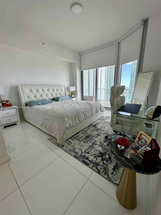 851 NE 1st Ave 3005, Miami, Florida 33132, Estados Unidos