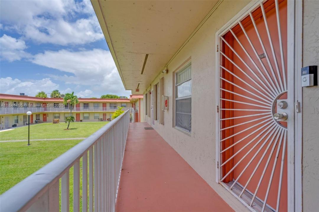12850 SW 43rd Dr 256-B, Miami, Florida 33175