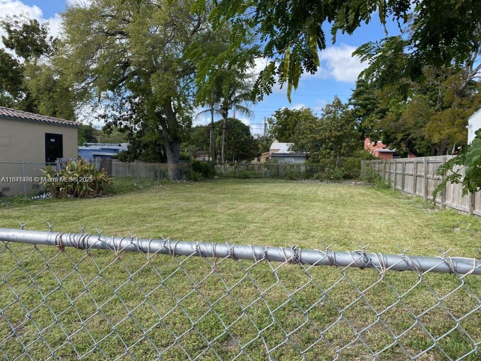 247 NW 45th St, Miami, Florida 33127, Estados Unidos
