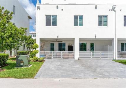 6421 NW 102nd Path 104, Doral, Florida 33178, USA