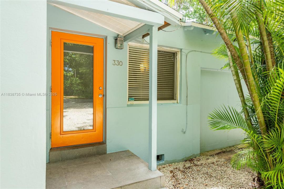 330 NE 86 St, El Portal, פלורידה 33138, ארצות הברית של אמריקה