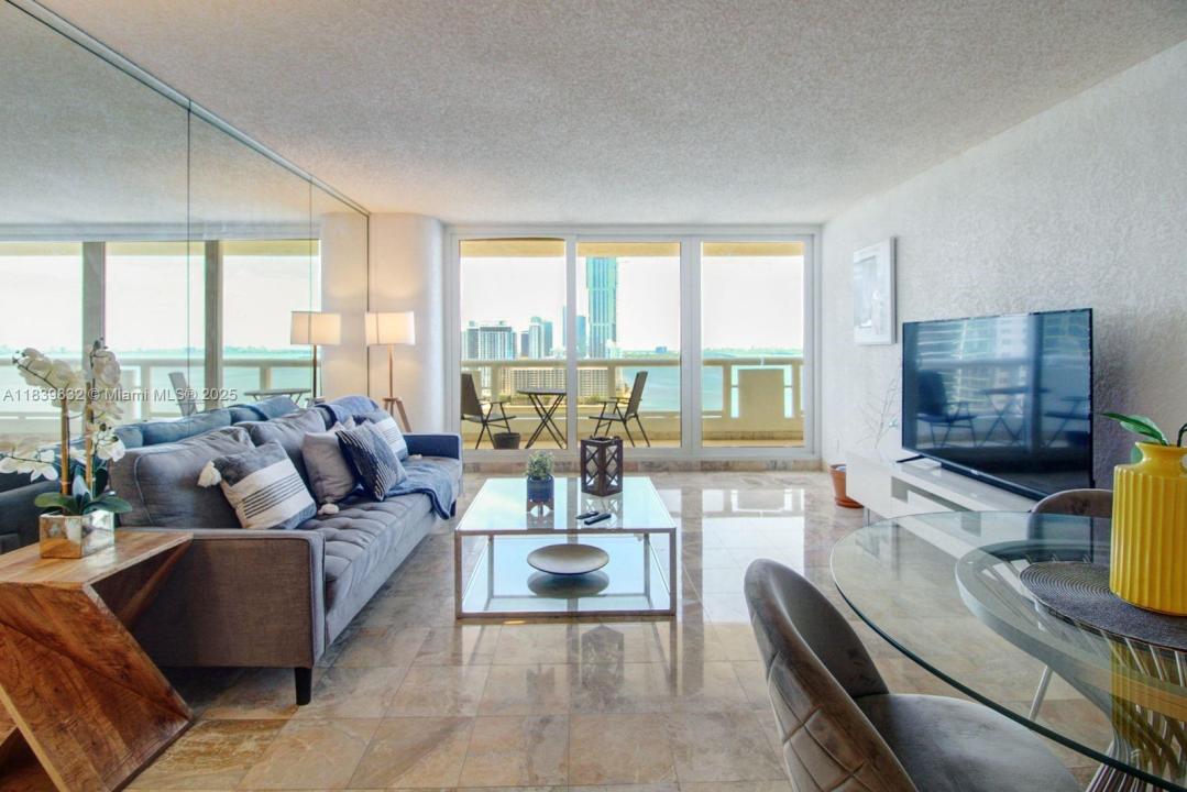 1717 N Bayshore Dr A-2635, Miami, Flórida 33132, Estados Unidos