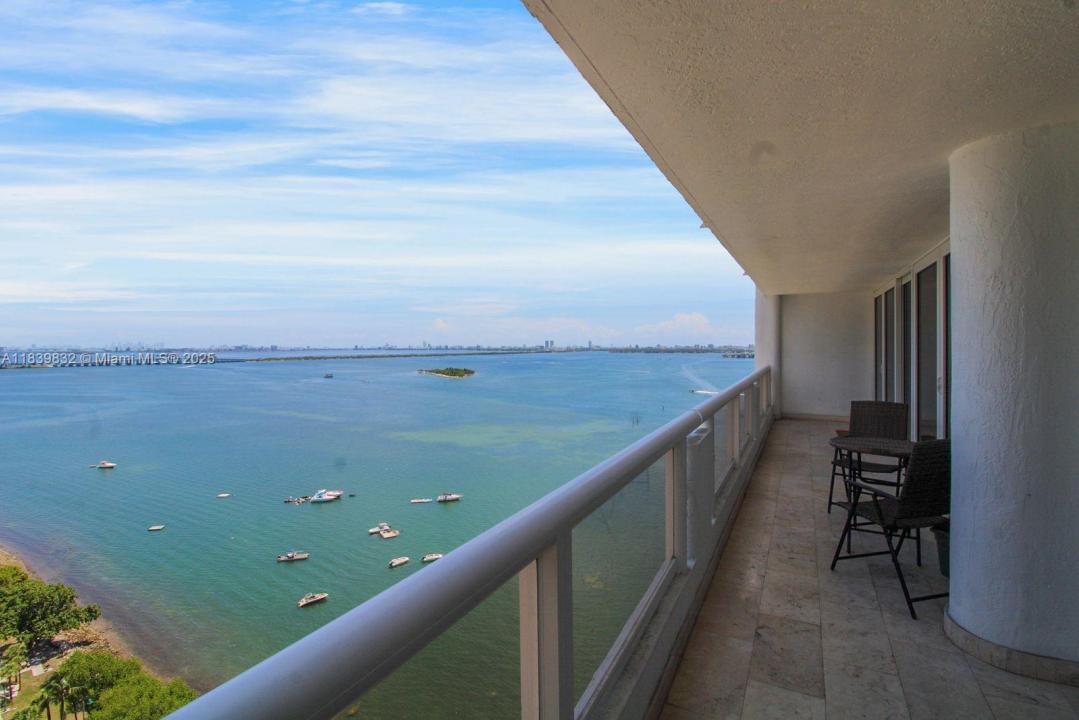 1717 N Bayshore Dr A-2635, Miami, Flórida 33132, Estados Unidos