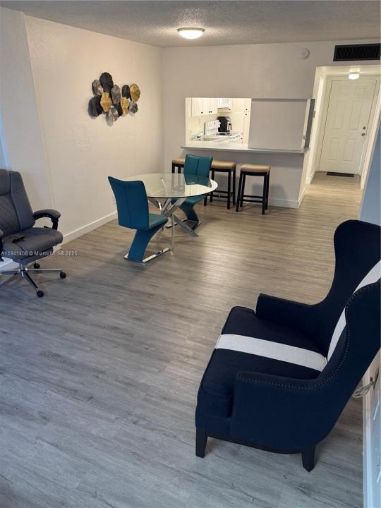 2903 N Miami Beach Blvd 206, North Miami Beach, Florida 33160, Estados Unidos
