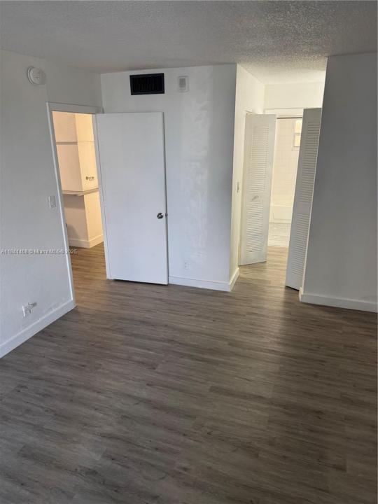 2903 N Miami Beach Blvd 206, North Miami Beach, Florida 33160, Estados Unidos
