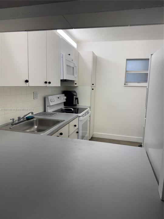 2903 N Miami Beach Blvd 206, North Miami Beach, Florida 33160, Estados Unidos
